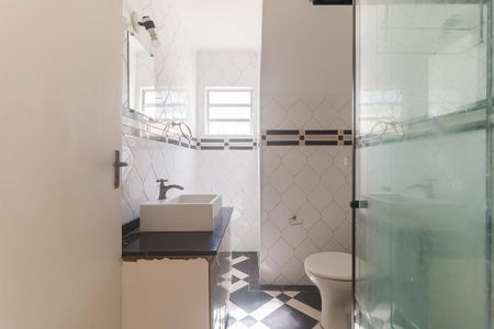 Casa para alugar com 115m², 3 quartos e 2 vagas Casa para alugar com 115m², 3 quartos e 2 vagasBanheiro social