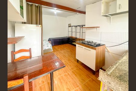 Sala/Cozinha de apartamento para alugar com 1 quarto, 30m² em Ingleses do Rio Vermelho, Florianópolis