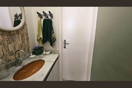 Banheiro de apartamento à venda com 1 quarto, 57m² em Jardim Santa Teresa, Jundiaí