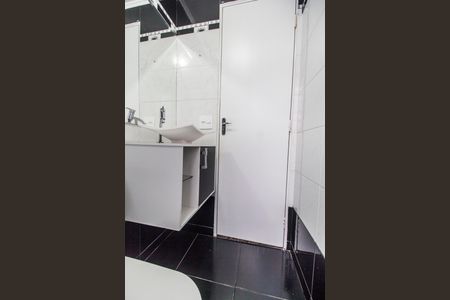 Apartamento à venda com 56m², 2 quartos e 1 vaga Apartamento à venda com 56m², 2 quartos e 1 vagaBanheiro