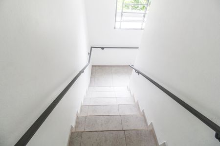 Apartamento à venda com 56m², 2 quartos e 1 vaga Apartamento à venda com 56m², 2 quartos e 1 vagaEscada