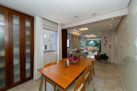 Apartamento à venda com 145m², 4 quartos e 2 vagas Apartamento à venda com 145m², 4 quartos e 2 vagasSALA