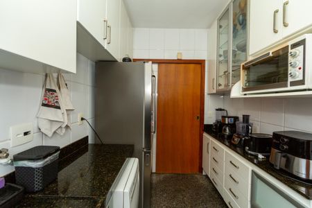 Apartamento à venda com 145m², 4 quartos e 2 vagas Apartamento à venda com 145m², 4 quartos e 2 vagasCOZINHA