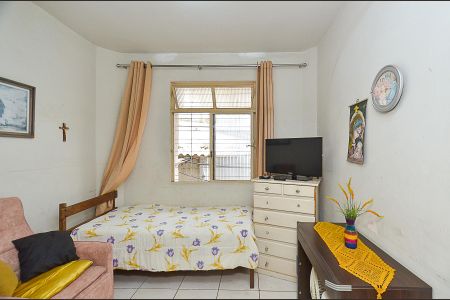 Casa à venda com 420m², 6 quartos e 3 vagasQuarto 2