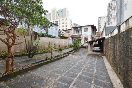 Casa à venda com 420m², 6 quartos e 3 vagasGaragem