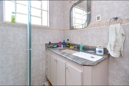 Casa à venda com 420m², 6 quartos e 3 vagasBanheiro casa 2