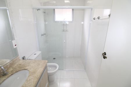 Casa de condomínio para alugar com 239m², 4 quartos e 4 vagasBanheiro da Suíte 2