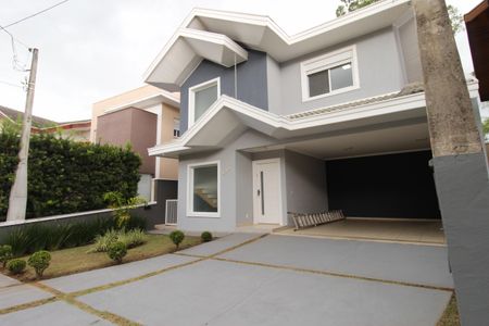 Casa de condomínio para alugar com 239m², 4 quartos e 4 vagasGaragem