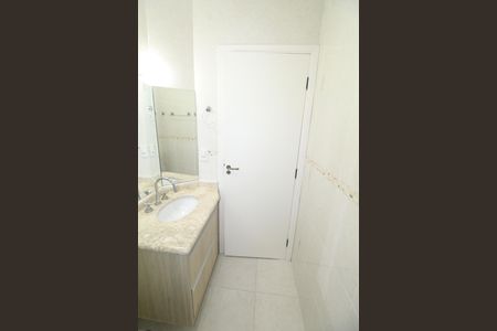 Casa de condomínio para alugar com 239m², 4 quartos e 4 vagasBanheiro da Suíte 4