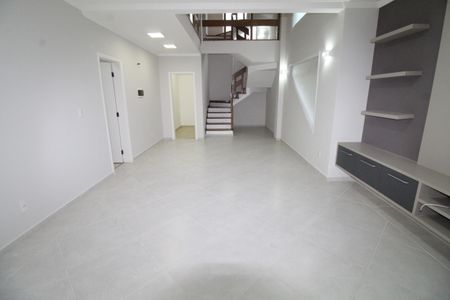 Sala de casa de condomínio para alugar com 4 quartos, 239m² em Urbanova, São José dos Campos