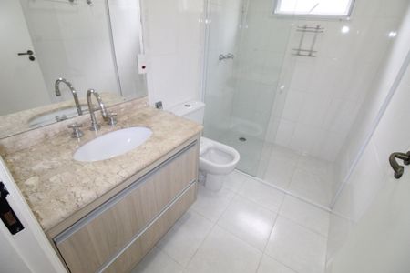 Casa de condomínio para alugar com 239m², 4 quartos e 4 vagasBanheiro da Suíte 2