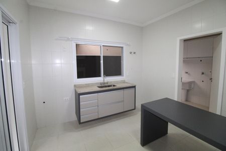 Casa de condomínio para alugar com 239m², 4 quartos e 4 vagasCozinha