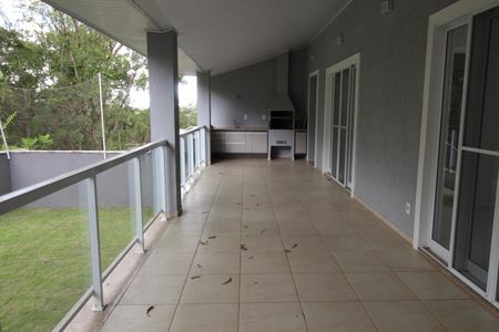 Casa de condomínio para alugar com 239m², 4 quartos e 4 vagasQuintal