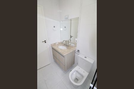 Casa de condomínio para alugar com 239m², 4 quartos e 4 vagasBanheiro da Suíte 2