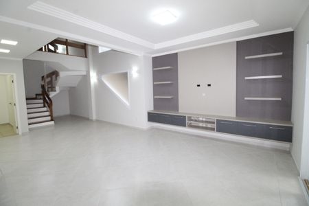 Casa de condomínio para alugar com 239m², 4 quartos e 4 vagasSala