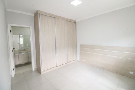 Casa de condomínio para alugar com 239m², 4 quartos e 4 vagasSuíte 1