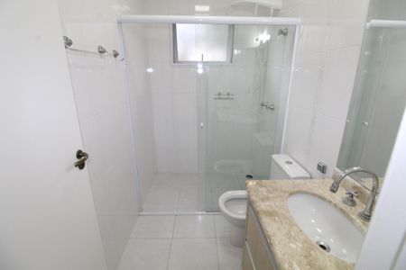 Casa de condomínio para alugar com 239m², 4 quartos e 4 vagasBanheiro da Suíte 3