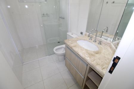 Casa de condomínio para alugar com 239m², 4 quartos e 4 vagasBanheiro da Suíte 3