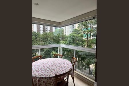 Apartamento à venda com 3 quartos, 137m² em Vila Morumbi, São Paulo