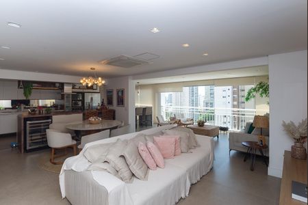 Apartamento à venda com 177m², 3 quartos e 3 vagas Apartamento à venda com 177m², 3 quartos e 3 vagasSala