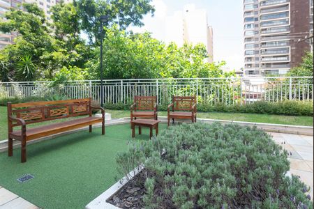 Apartamento à venda com 177m², 3 quartos e 3 vagas Apartamento à venda com 177m², 3 quartos e 3 vagasÁrea Comum