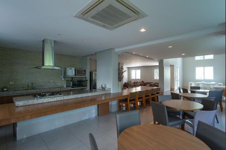 Apartamento à venda com 177m², 3 quartos e 3 vagas Apartamento à venda com 177m², 3 quartos e 3 vagasÁrea Comum