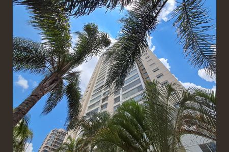 Apartamento à venda com 177m², 3 quartos e 3 vagas Apartamento à venda com 177m², 3 quartos e 3 vagasFachada