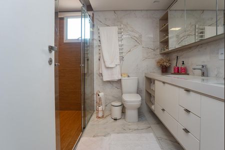 Apartamento à venda com 177m², 3 quartos e 3 vagas Apartamento à venda com 177m², 3 quartos e 3 vagasBanheiro do quarto 2