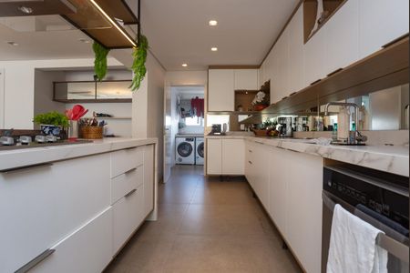 Apartamento à venda com 177m², 3 quartos e 3 vagas Apartamento à venda com 177m², 3 quartos e 3 vagasCozinha Americana