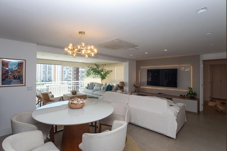 Sala de apartamento à venda com 3 quartos, 177m² em Vila Romana, São Paulo