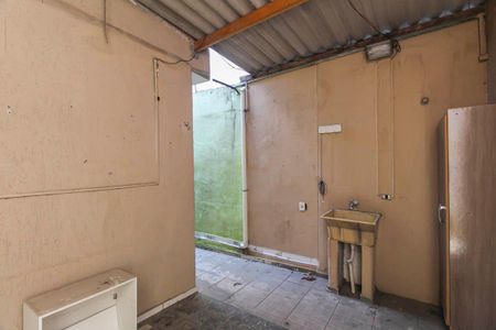 Casa para alugar com 130m², 2 quartos e 1 vagaÁrea de Serviço