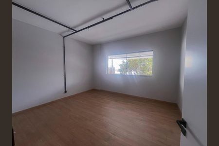 Casa à venda com 271m², 5 quartos e 3 vagas Casa à venda com 271m², 5 quartos e 3 vagasQuarto 4