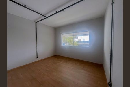 Casa à venda com 271m², 5 quartos e 3 vagas Casa à venda com 271m², 5 quartos e 3 vagasQuarto 3