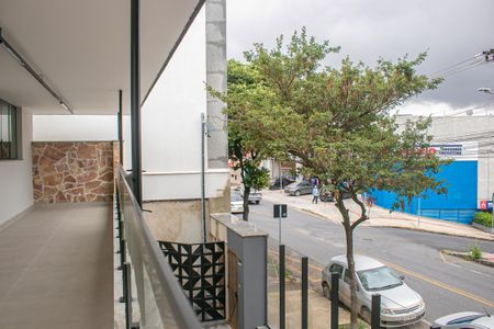 Casa à venda com 271m², 5 quartos e 3 vagas Casa à venda com 271m², 5 quartos e 3 vagasÁrea externa