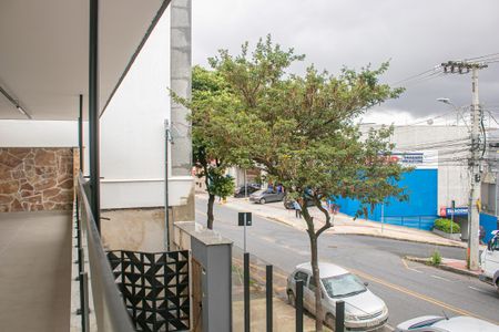 Casa à venda com 271m², 5 quartos e 3 vagas Casa à venda com 271m², 5 quartos e 3 vagasÁrea externa