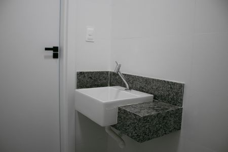 Casa à venda com 271m², 5 quartos e 3 vagas Casa à venda com 271m², 5 quartos e 3 vagasBanheiro 2