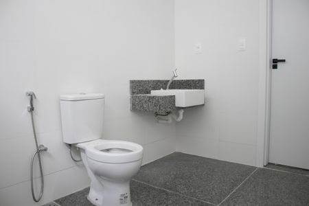 Casa à venda com 271m², 5 quartos e 3 vagas Casa à venda com 271m², 5 quartos e 3 vagasBanheiro 1