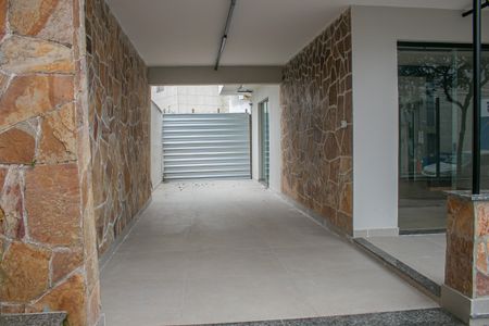 Casa à venda com 271m², 5 quartos e 3 vagas Casa à venda com 271m², 5 quartos e 3 vagasÁrea externa