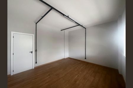Casa à venda com 271m², 5 quartos e 3 vagas Casa à venda com 271m², 5 quartos e 3 vagasQuarto 3