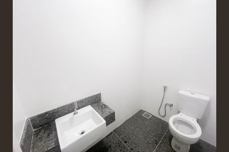 Casa à venda com 271m², 5 quartos e 3 vagas Casa à venda com 271m², 5 quartos e 3 vagasBanheiro 2