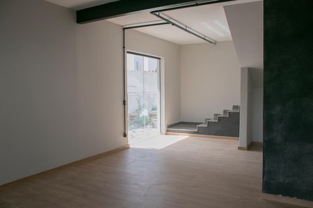 Casa à venda com 271m², 5 quartos e 3 vagas Casa à venda com 271m², 5 quartos e 3 vagasSala
