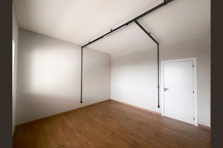 Casa à venda com 271m², 5 quartos e 3 vagas Casa à venda com 271m², 5 quartos e 3 vagasQuarto 3