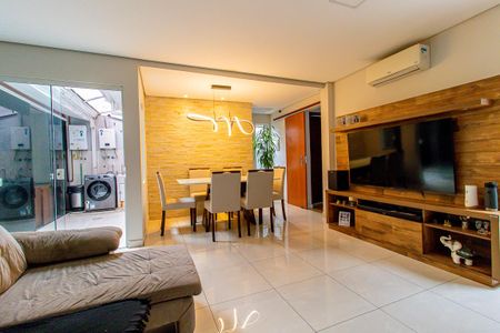 Sala de casa para alugar com 3 quartos, 160m² em Cidade Industrial de Curitiba, Curitiba