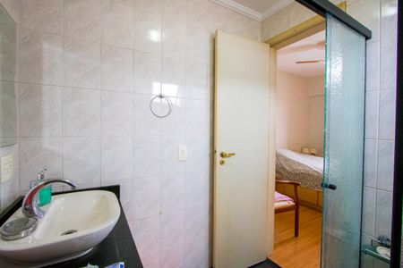 Apartamento à venda com 82m², 3 quartos e 2 vagasBanheiro do quarto 1