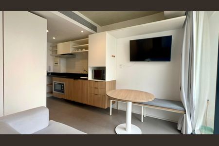 Sala de kitnet/studio para alugar com 1 quarto, 28m² em Jardim das Bandeiras, São Paulo