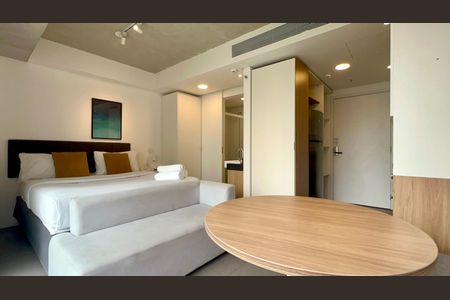 Sala de kitnet/studio para alugar com 1 quarto, 28m² em Jardim das Bandeiras, São Paulo