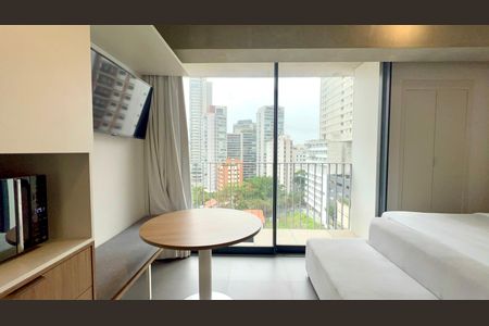 Sala de kitnet/studio para alugar com 1 quarto, 28m² em Jardim das Bandeiras, São Paulo