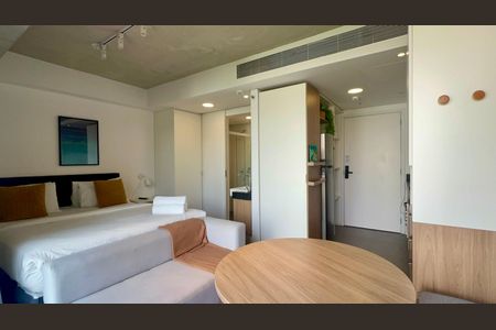 Sala de kitnet/studio para alugar com 1 quarto, 28m² em Jardim das Bandeiras, São Paulo