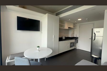 Studio de kitnet/studio para alugar com 1 quarto, 28m² em Jardim das Bandeiras, São Paulo