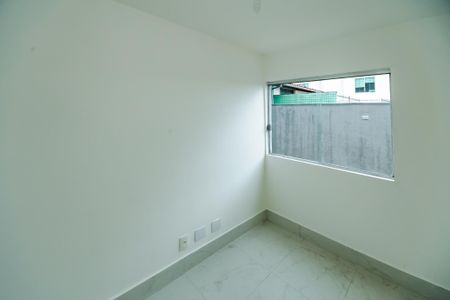 Apartamento à venda com 3 quartos, 93m² em Vila Cloris, Belo Horizonte